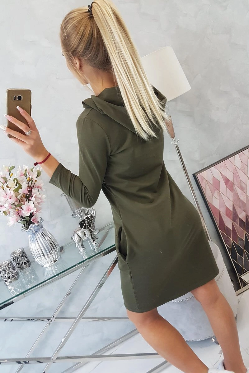 Sukienka z kapturem i kieszeniami khaki 7 Sukienka z kapturem i kieszeniami khaki - obrazek 7
