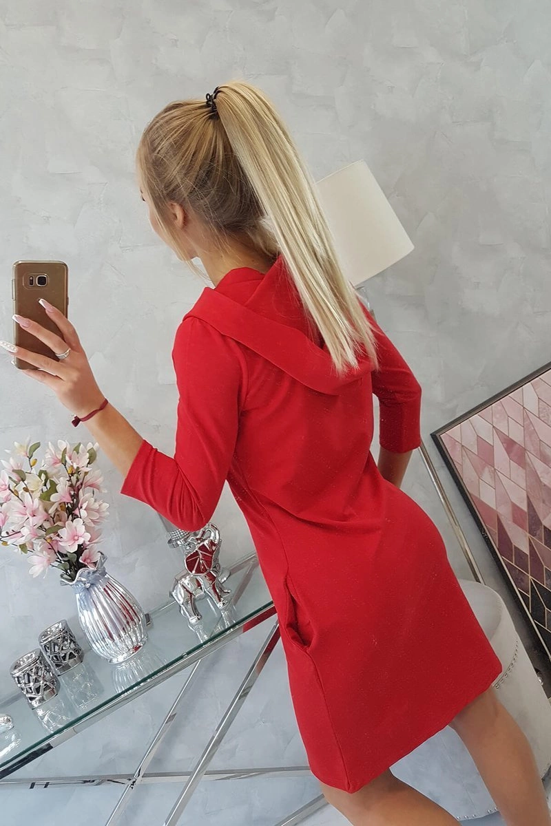 Sukienka z kapturem i kieszeniami czerwona 7 Sukienka z kapturem i kieszeniami czerwona - obrazek 7