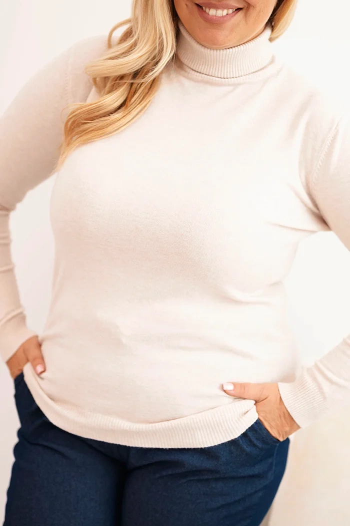 Sweter damski Plus Size z wiskozy o klasycznym kroju beżowy 4 Sweter damski Plus Size z wiskozy o klasycznym kroju beżowy - obrazek 4