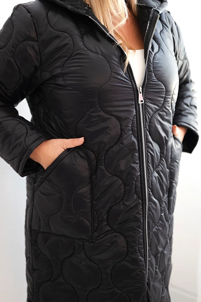 Kurtka damska Plus Size zimowa pikowana z kapturem czarna 4 Kurtka damska Plus Size zimowa pikowana z kapturem czarna - obrazek 4