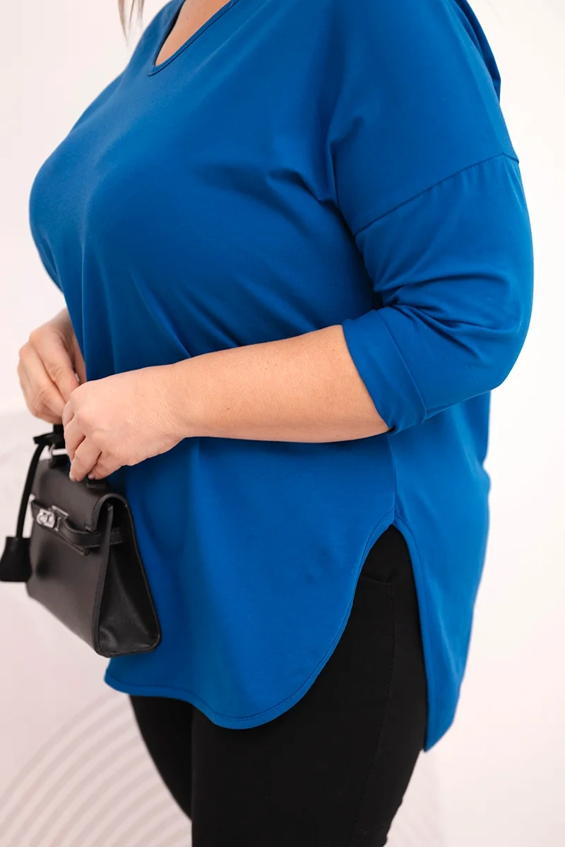 Bluzka damska bawełniana Plus Size z dekoltem V i podwijanym rękawem chabrowa 4 Bluzka damska bawełniana Plus Size z dekoltem V i podwijanym rękawem chabrowa - obrazek 4