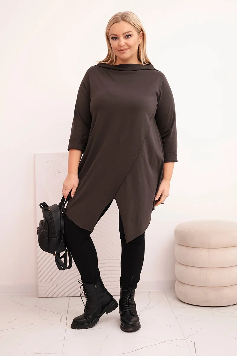 Bluzka damska bawełniana Plus Size asymetryczna z podwijanym rękawem brązowa 2 Bluzka damska bawełniana Plus Size asymetryczna z podwijanym rękawem brązowa - obrazek 2