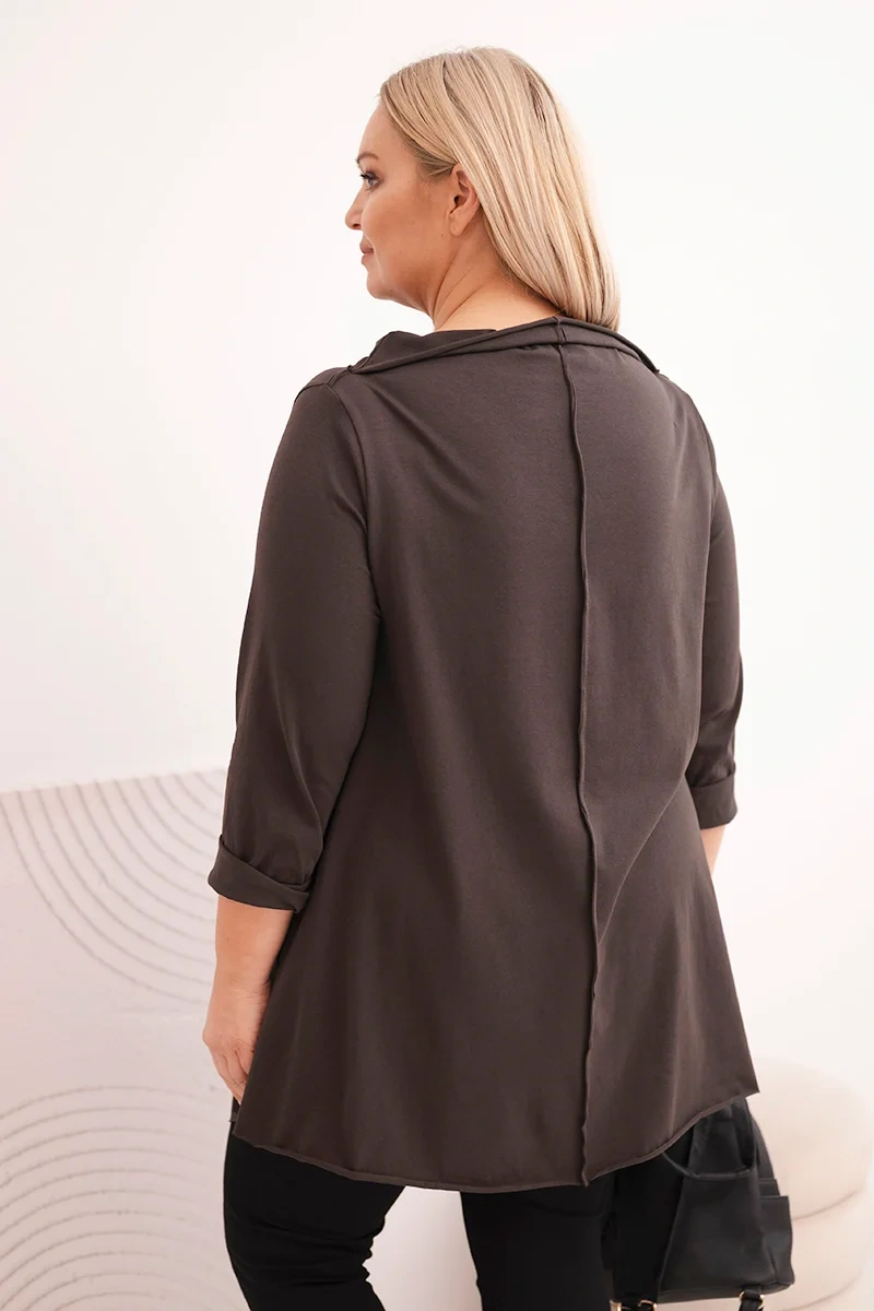 Bluzka damska bawełniana Plus Size asymetryczna z podwijanym rękawem brązowa 3 Bluzka damska bawełniana Plus Size asymetryczna z podwijanym rękawem brązowa - obrazek 3