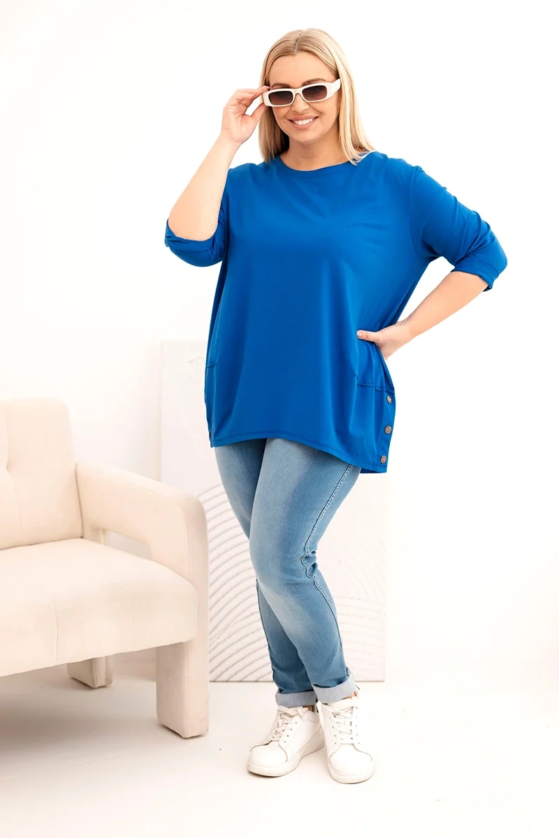 Bluzka damska Plus Size z bawełny z ozdobnymi guzikami i podwijanymi rękawami chabrowa 2 Bluzka damska Plus Size z bawełny z ozdobnymi guzikami i podwijanymi rękawami chabrowa - obrazek 2
