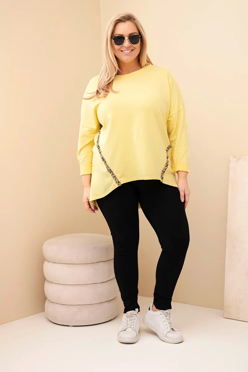 Bluzka damska Plus Size bawełniana z podwijanym rękawem i lampasem w panterkę żółty 2 Bluzka damska Plus Size bawełniana z podwijanym rękawem i lampasem w panterkę żółty - obrazek 2