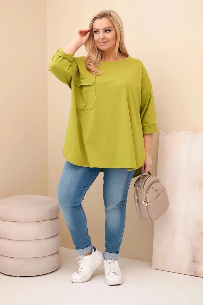 Bluzka damska Plus Size z bawełną z kieszenią i rękawem podwijanym oliwkowa 2 Bluzka damska Plus Size z bawełną z kieszenią i rękawem podwijanym oliwkowa - obrazek 2