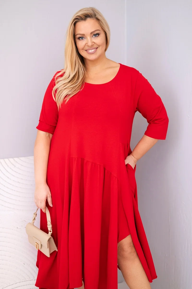 Sukienka damska bawełniana Plus Size z asymetrycznym dołem czerwona 2 Sukienka damska bawełniana Plus Size z asymetrycznym dołem czerwona - obrazek 2