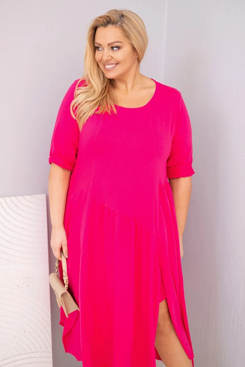 Sukienka damska bawełniana Plus Size z asymetrycznym dołem fuksja 2 Sukienka damska bawełniana Plus Size z asymetrycznym dołem fuksja - obrazek 2
