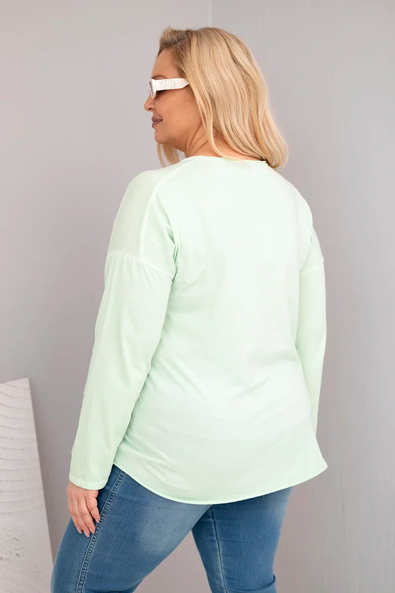 Bluzka damska Plus Size przecierana z dekoltem V i dłuższym tyłem miętowa 3 Bluzka damska Plus Size przecierana z dekoltem V i dłuższym tyłem miętowa - obrazek 3