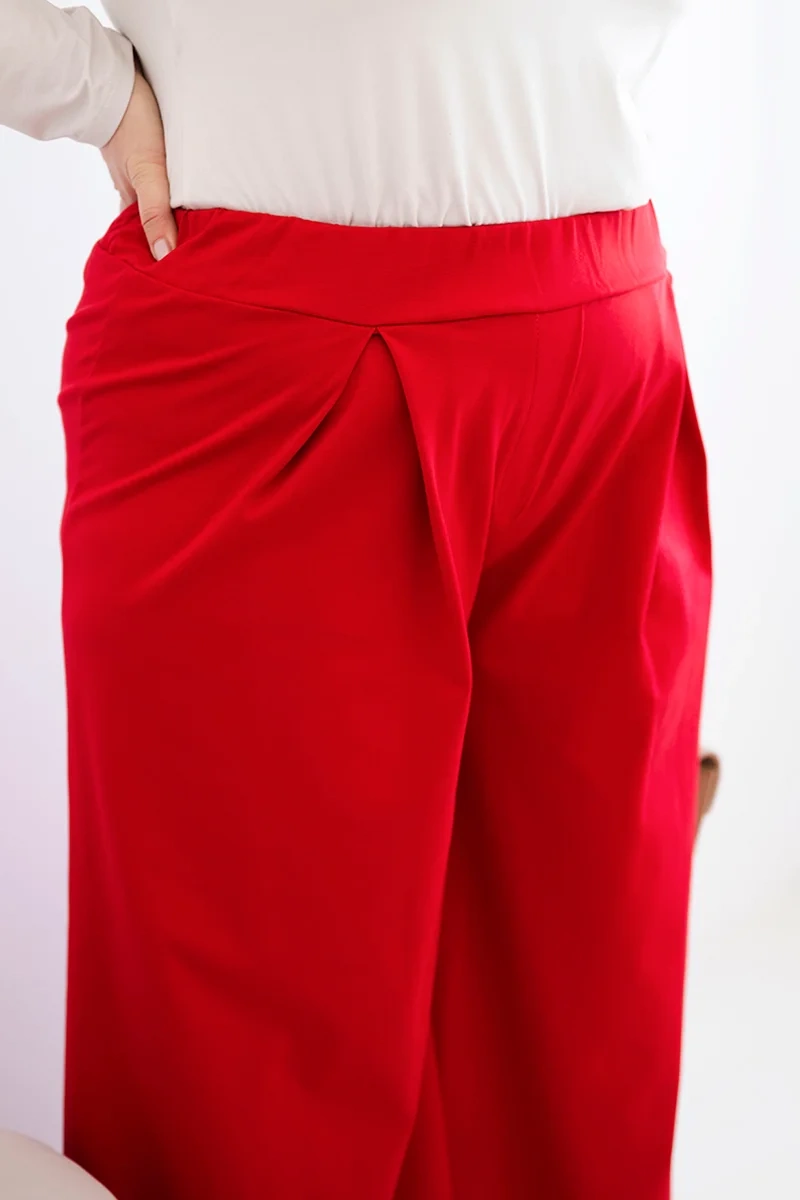 Spodnie damskie Plus Size z szerokimi nogawkami i plisowaniem czerwone 4 Spodnie damskie Plus Size z szerokimi nogawkami i plisowaniem czerwone - obrazek 4