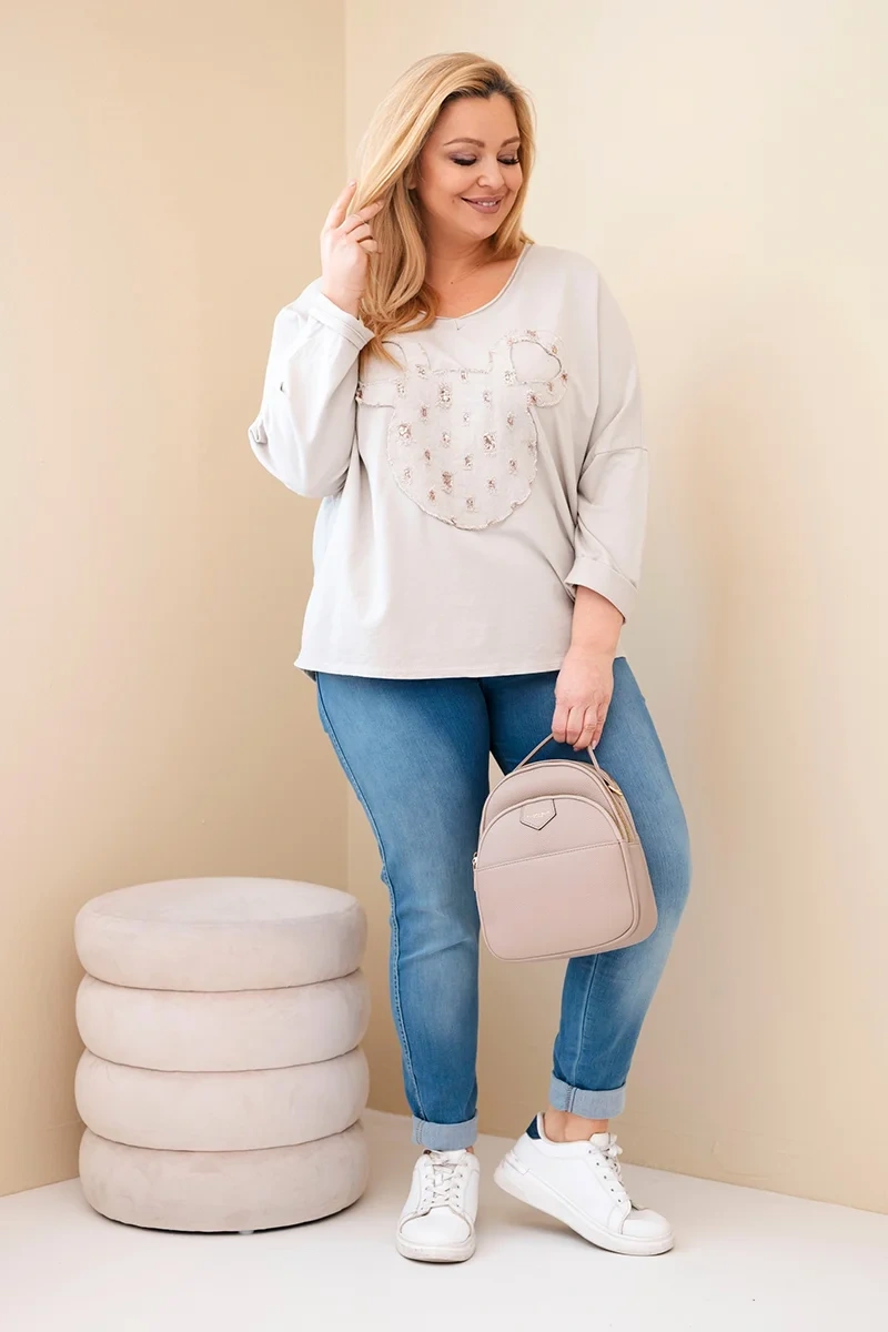 Bluzka damska bawełniana Plus Size z dekoltem V beżowa 3 Bluzka damska bawełniana Plus Size z dekoltem V beżowa - obrazek 3