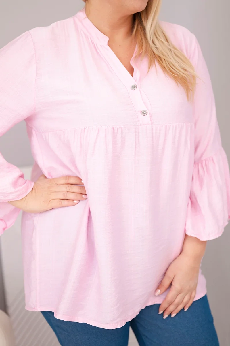Bluzka damska wiskozowa Plus Size z falbaniastym rękawem i dekoltem V cukierkowy róż 4 Bluzka damska wiskozowa Plus Size z falbaniastym rękawem i dekoltem V cukierkowy róż - obrazek 4