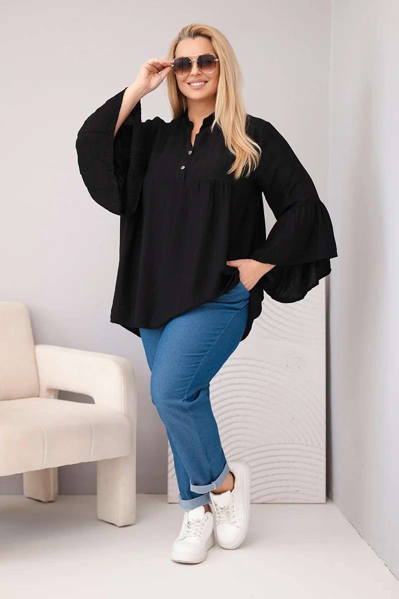 Bluzka damska wiskozowa Plus Size z falbaniastym rękawem i dekoltem V czarna 2 Bluzka damska wiskozowa Plus Size z falbaniastym rękawem i dekoltem V czarna - obrazek 2